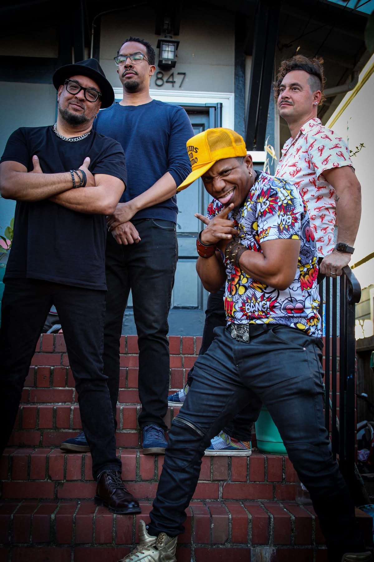 Camilo y los Cruzers performing