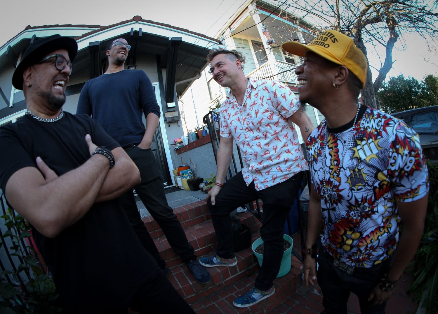 Camilo y los Cruzers - Band Laughing