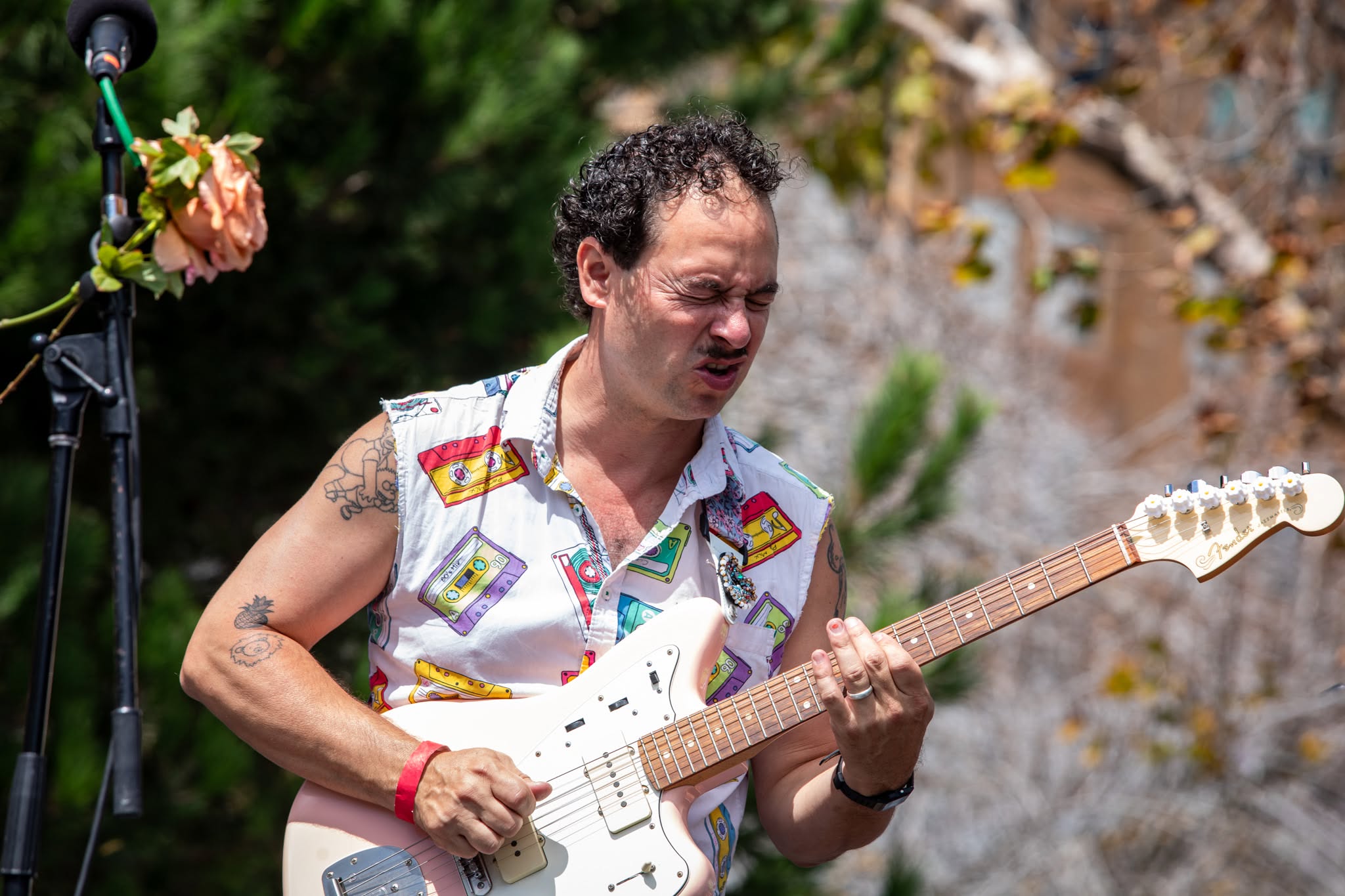Camilo Landau deep in a guitar solo